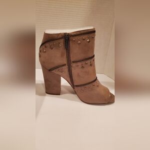 Jessica Simpson Midara Studded Taupe Ankle Boots 9.5 New